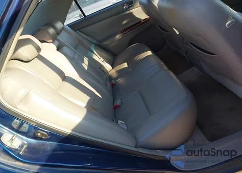 2005 Toyota Camry Xle z USA, uszkodzony, nr VIN 4T1BE30K25U005354